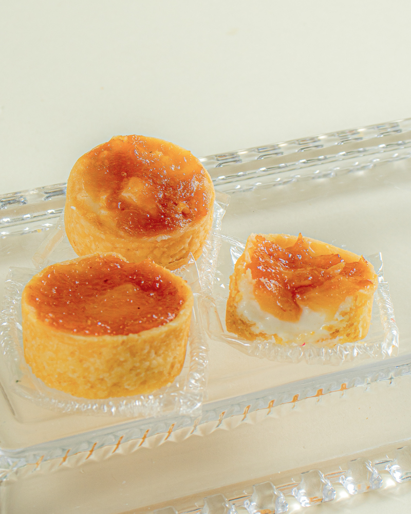 Mini Quiche de Brie com Geleia de Damasco