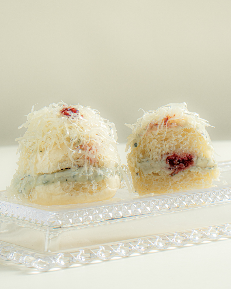 Pão Delícia Gorgonzola Geleia de Morango