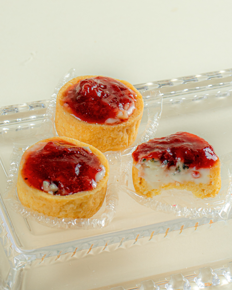 Mini Quiche de Gorgonzola com Geleia de Morango